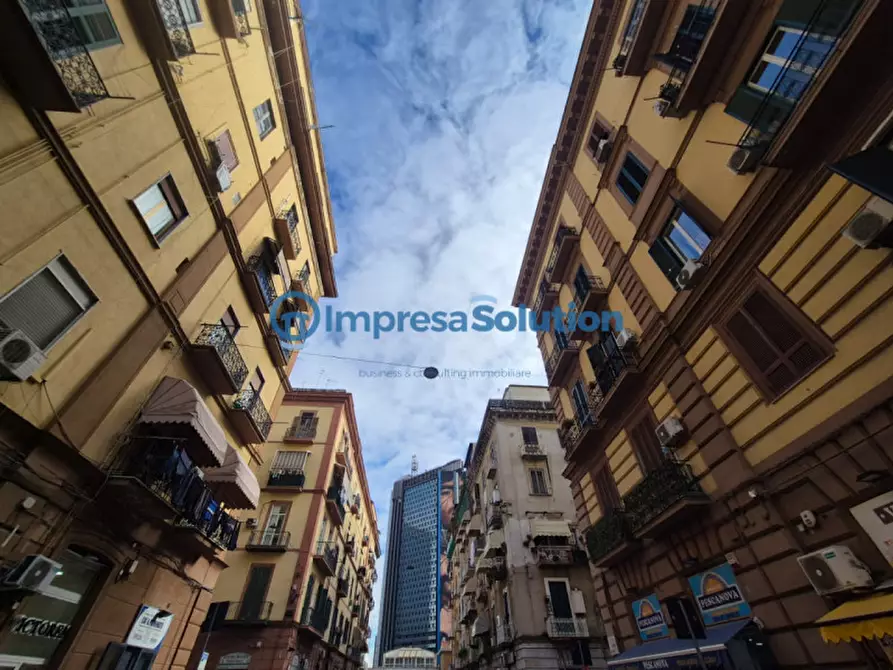 Immagine 11 di Negozio in vendita  in Via Ferrara a Napoli
