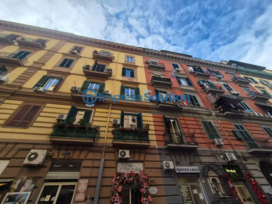 Immagine 12 di Negozio in vendita  in Via Ferrara a Napoli