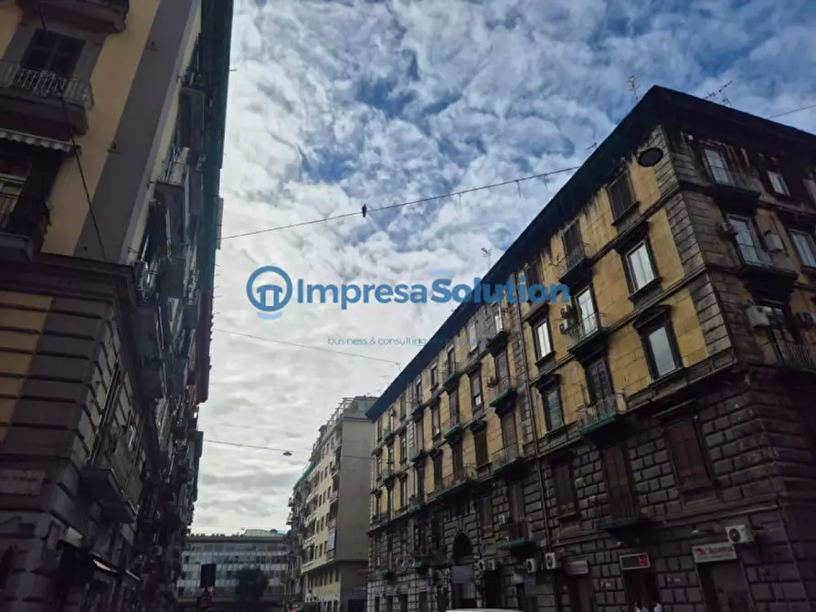 Immagine 13 di Negozio in vendita  in Via Ferrara a Napoli