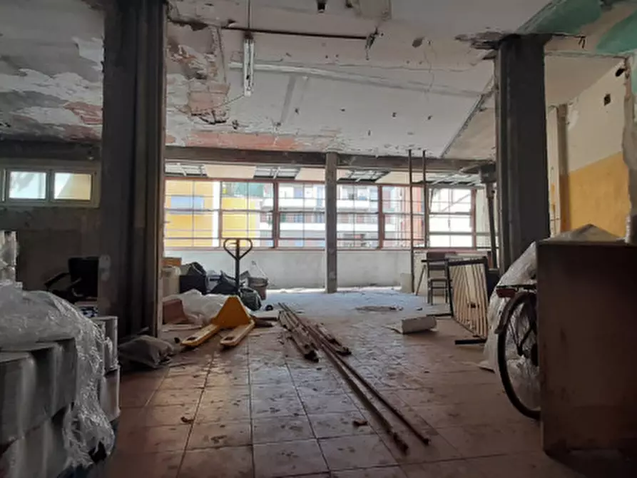 Immagine 3 di Negozio in affitto  in VIA DI NOVOLI a Firenze