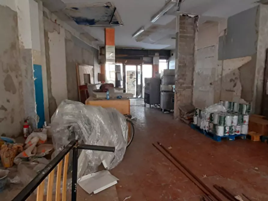 Immagine 4 di Negozio in affitto  in VIA DI NOVOLI a Firenze