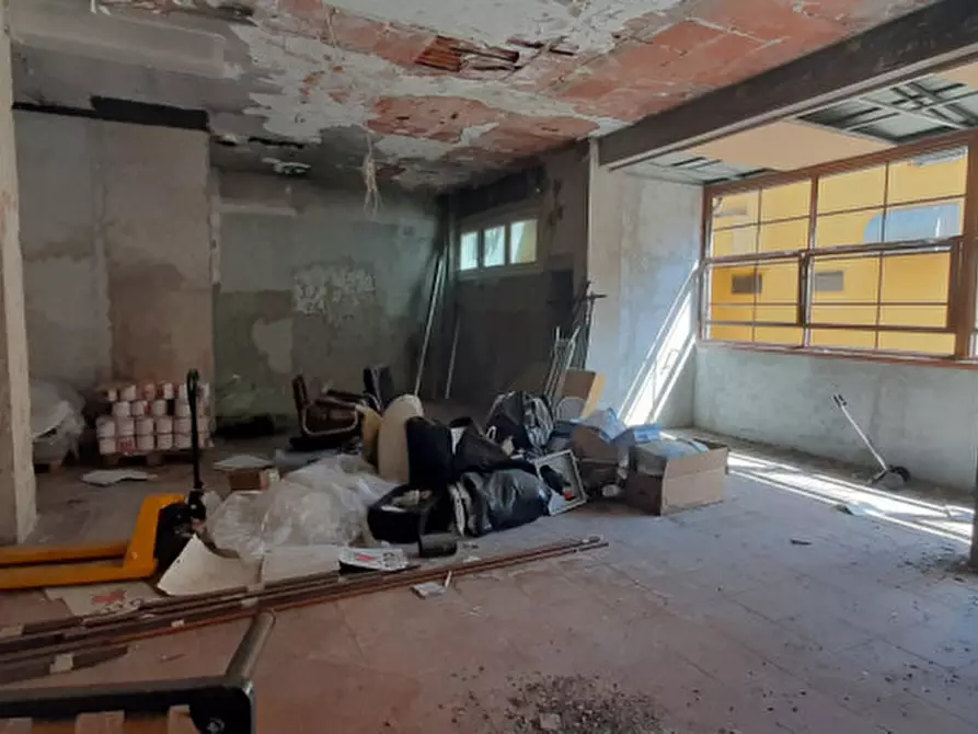 Immagine 6 di Negozio in affitto  in VIA DI NOVOLI a Firenze