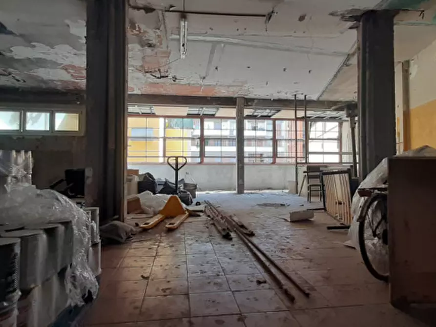 Immagine 7 di Negozio in affitto  in VIA DI NOVOLI a Firenze