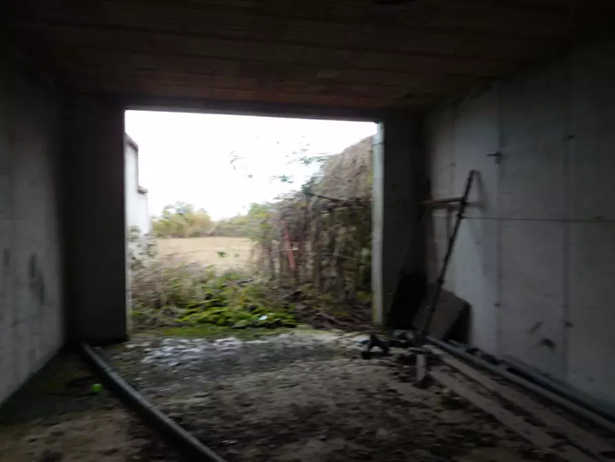 Immagine 6 di Rustico / casale in vendita  a Torreglia