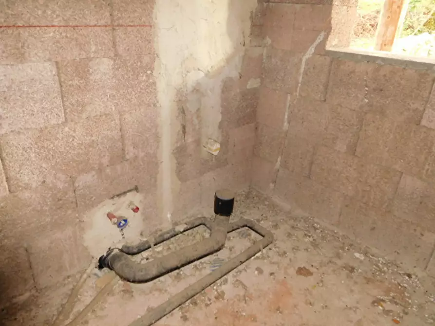 Immagine 17 di Rustico / casale in vendita  a Torreglia