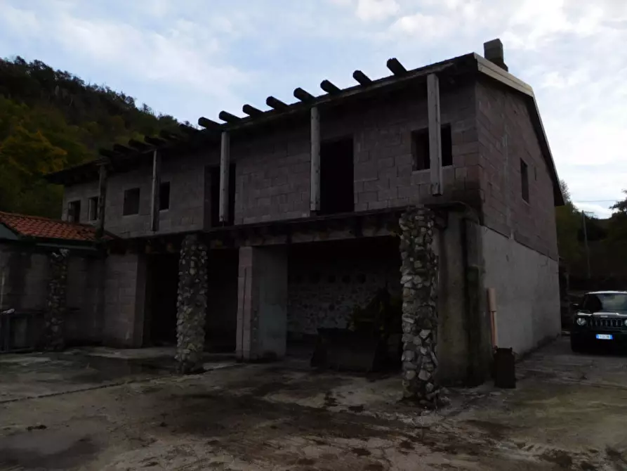 Immagine 42 di Rustico / casale in vendita  a Torreglia