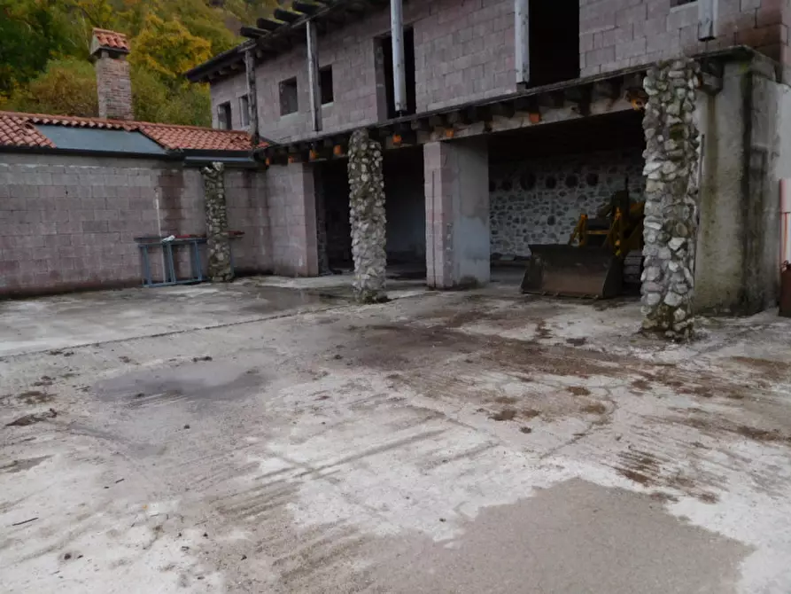 Immagine 43 di Rustico / casale in vendita  a Torreglia