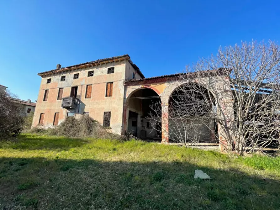 Immagine 1 di Casa indipendente in vendita  in Strada Lobia 26 a Vicenza
