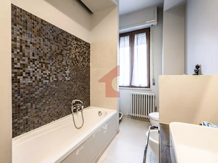 Immagine 31 di Appartamento in vendita  in via battibue a Parma