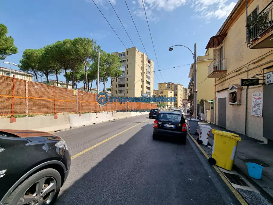 Immagine 1 di Negozio in affitto  in viale colli aminei 165 a Napoli