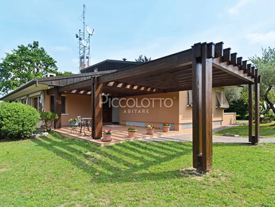 Immagine 6 di Villa in vendita  in via Mangesa a Conegliano