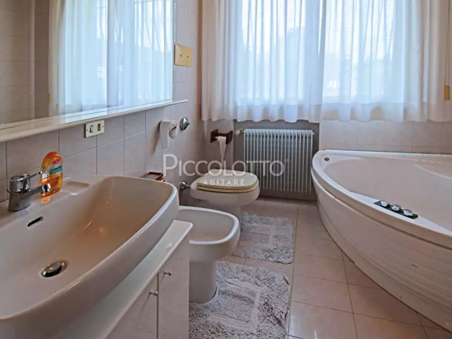 Immagine 26 di Villa in vendita  in via Mangesa a Conegliano