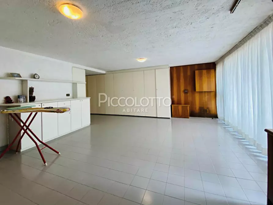 Immagine 35 di Villa in vendita  in via Mangesa a Conegliano