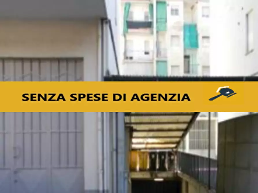 Immagine 1 di Garage in vendita  in Via Alione, 6 a Asti