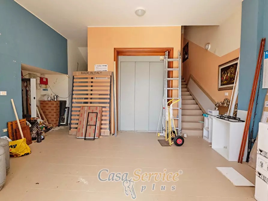 Immagine 11 di Capannone industriale in vendita  a Gallipoli