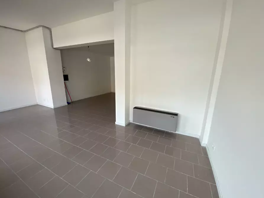 Immagine 3 di Negozio in affitto  in via IV Novembre a Mestrino