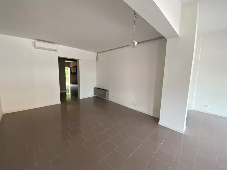 Immagine 5 di Negozio in affitto  in via IV Novembre a Mestrino