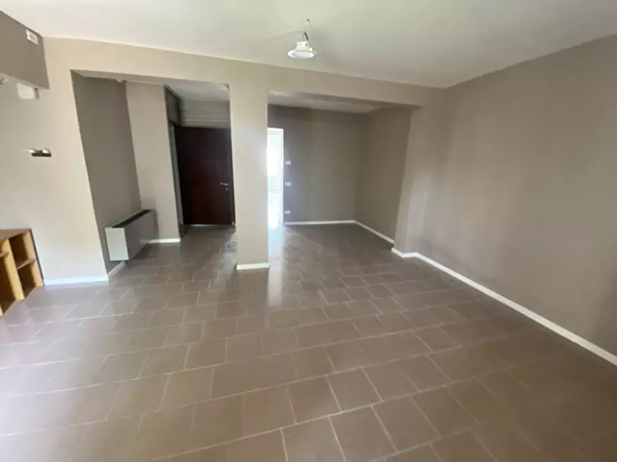 Immagine 9 di Negozio in affitto  in via IV Novembre a Mestrino