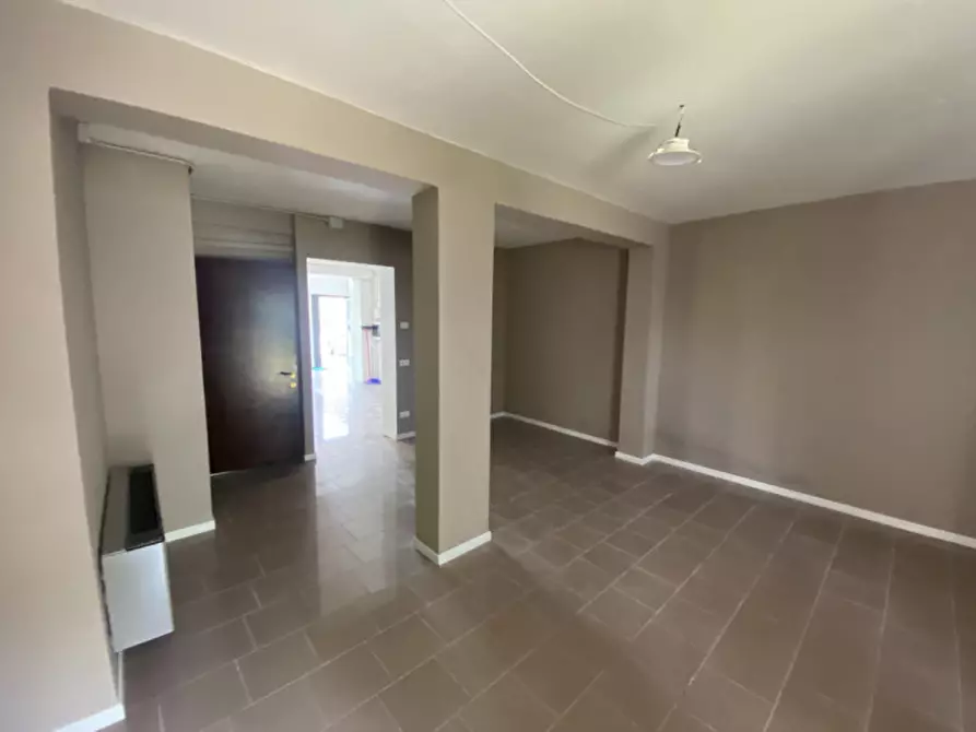 Immagine 10 di Negozio in affitto  in via IV Novembre a Mestrino