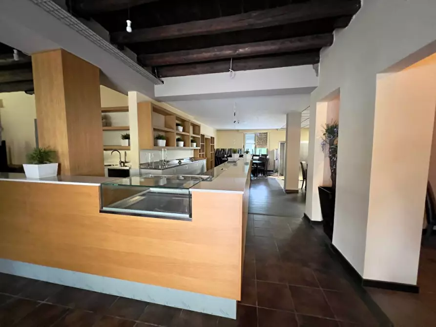 Immagine 2 di Attività commerciale in affitto  a Chioggia