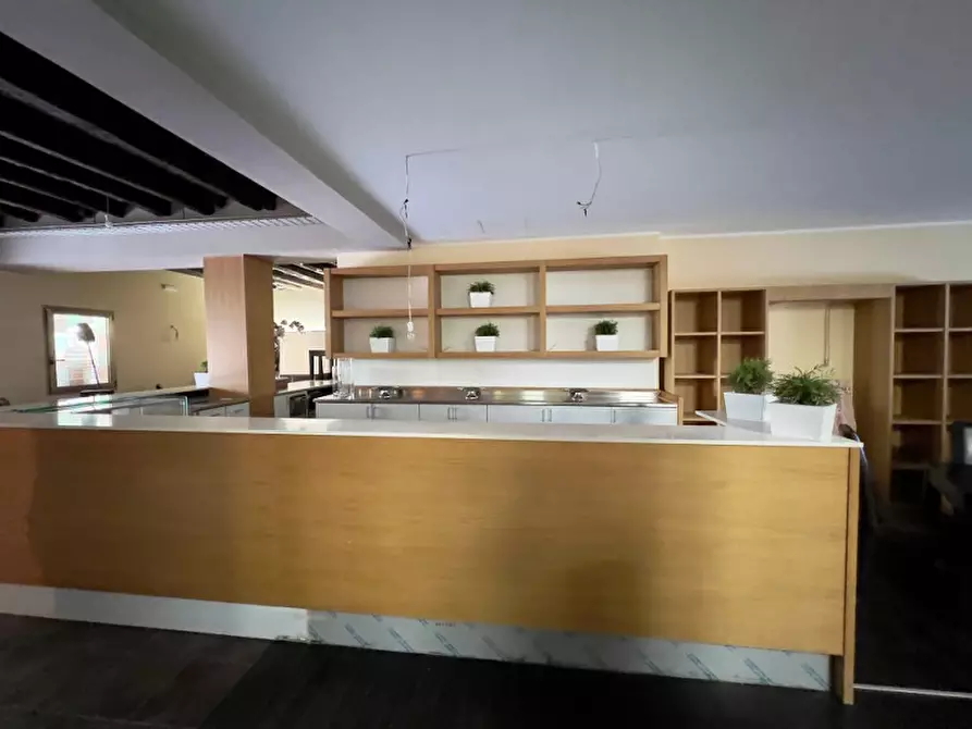 Immagine 4 di Attività commerciale in affitto  a Chioggia