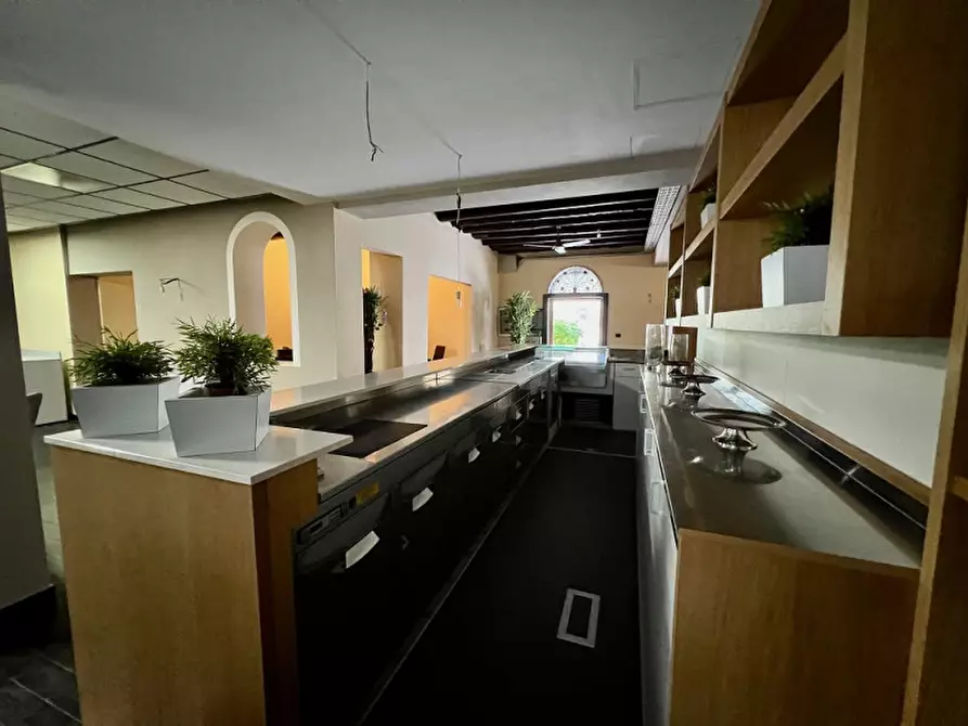 Immagine 7 di Attività commerciale in affitto  a Chioggia