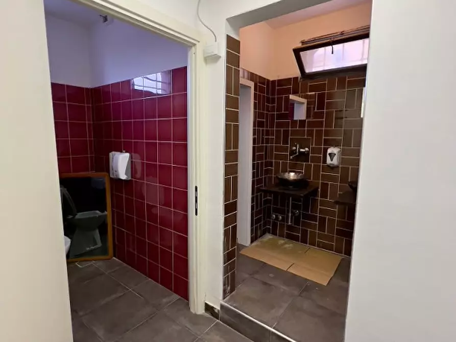 Immagine 9 di Attività commerciale in affitto  a Chioggia