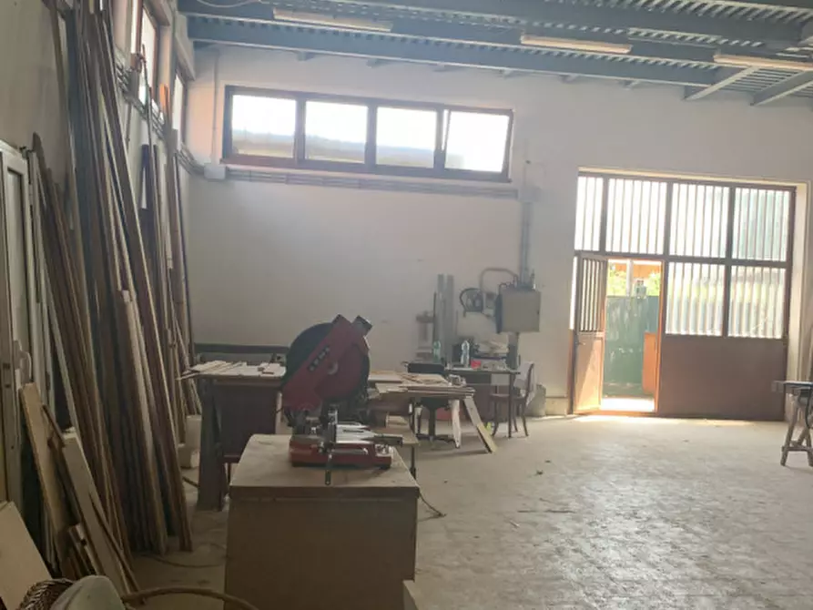 Immagine 8 di Capannone industriale in vendita  in Via Ittiri a Roma