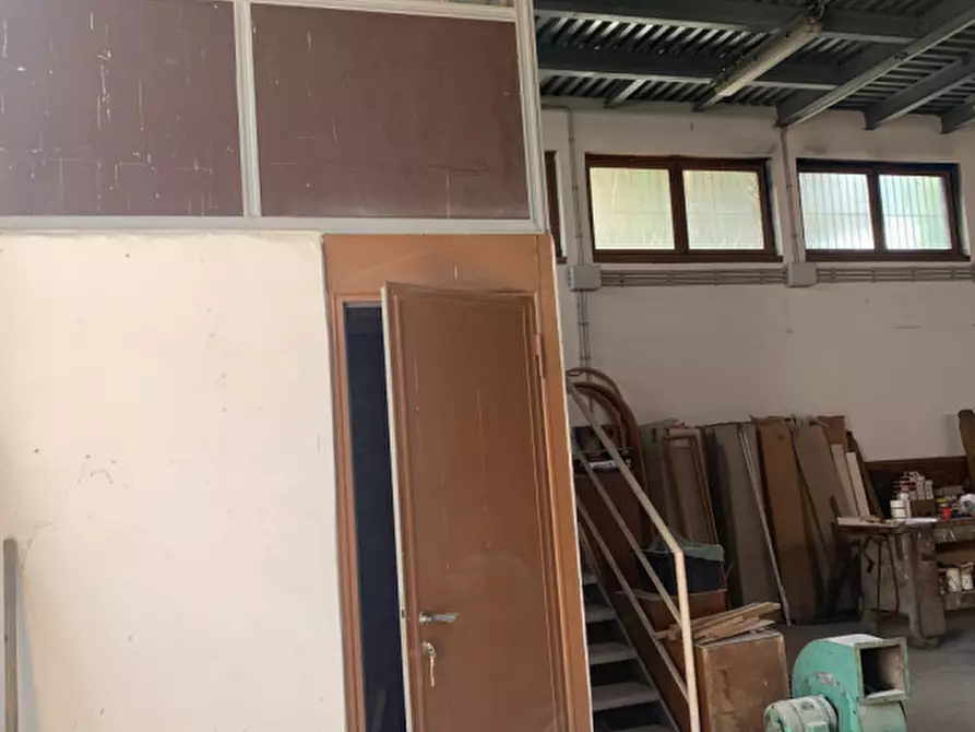 Immagine 13 di Capannone industriale in vendita  in Via Ittiri a Roma