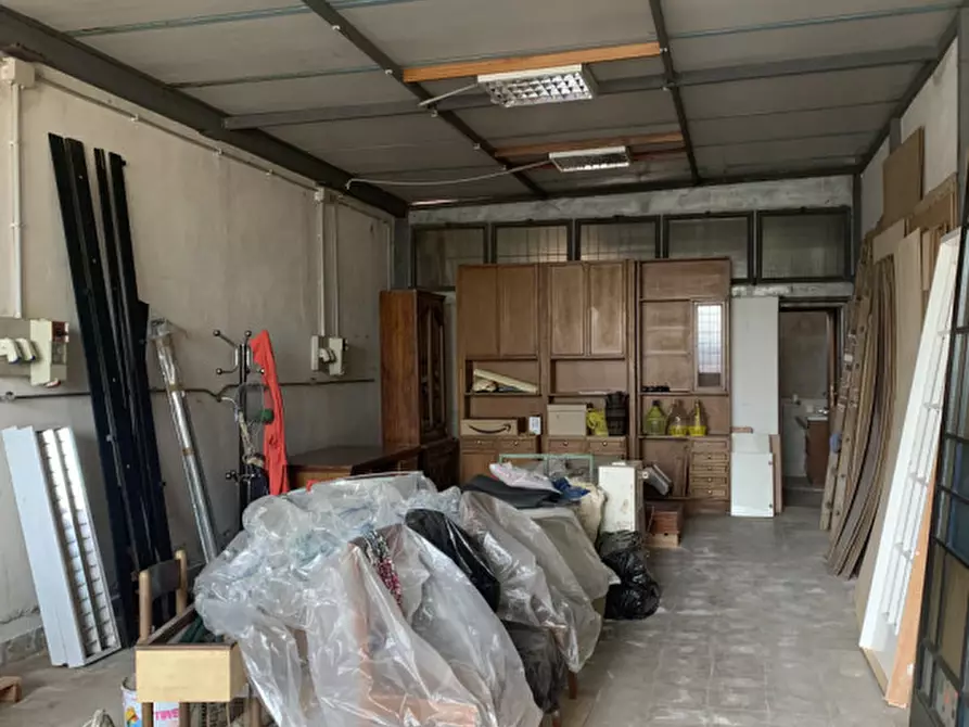 Immagine 17 di Capannone industriale in vendita  in Via Ittiri a Roma