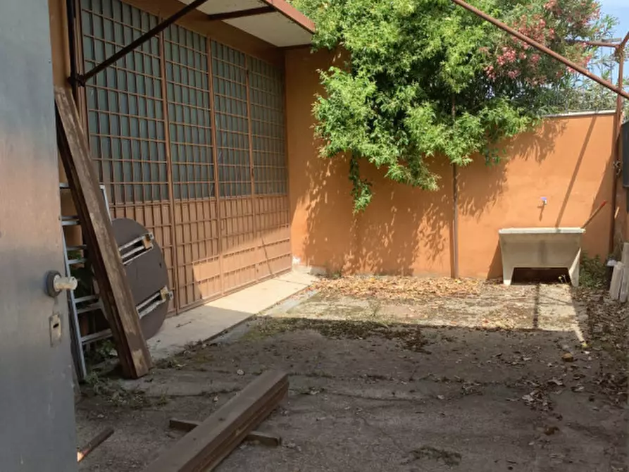 Immagine 21 di Capannone industriale in vendita  in Via Ittiri a Roma