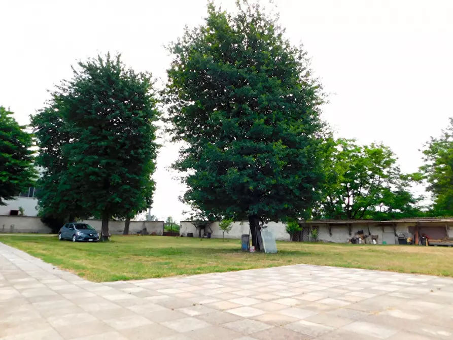 Immagine 23 di Villa in vendita  in via Tramia n° 93 a Garlasco