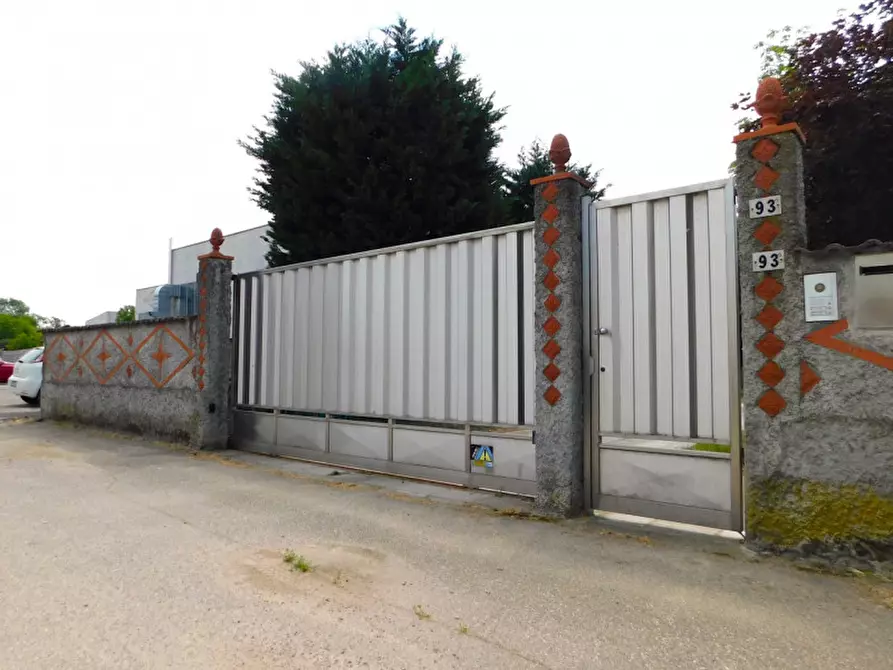 Immagine 26 di Villa in vendita  in via Tramia n° 93 a Garlasco