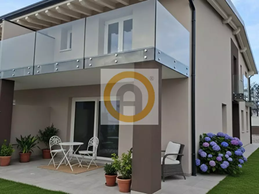 Immagine 1 di Casa bifamiliare in vendita  in VIALE DE GASPERI a Bassano Del Grappa