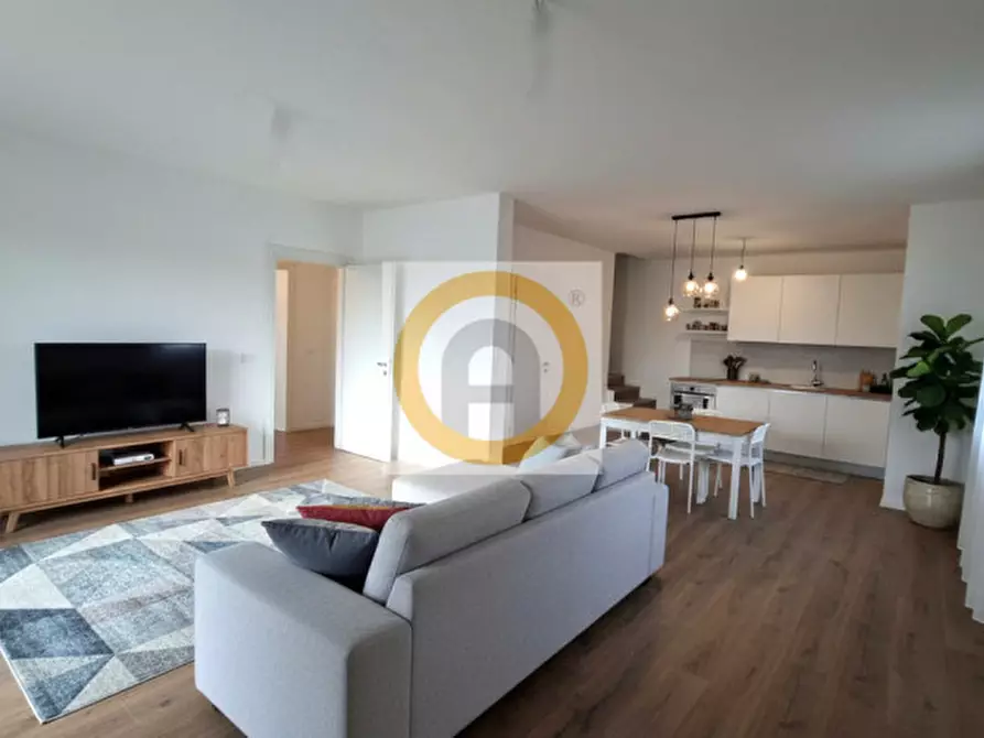 Immagine 1 di Casa bifamiliare in vendita  in VIALE DE GASPERI a Bassano Del Grappa