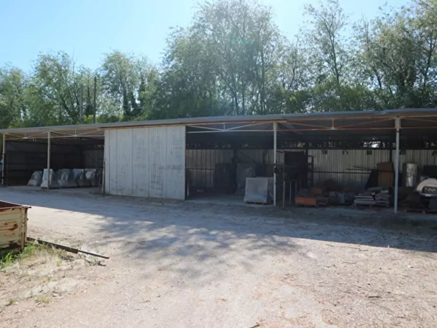 Immagine 6 di Capannone industriale in vendita  in viale firenze 4, N. snc a Campello Sul Clitunno
