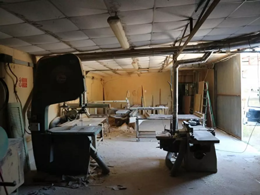 Immagine 9 di Capannone industriale in vendita  in viale firenze 4, N. snc a Campello Sul Clitunno