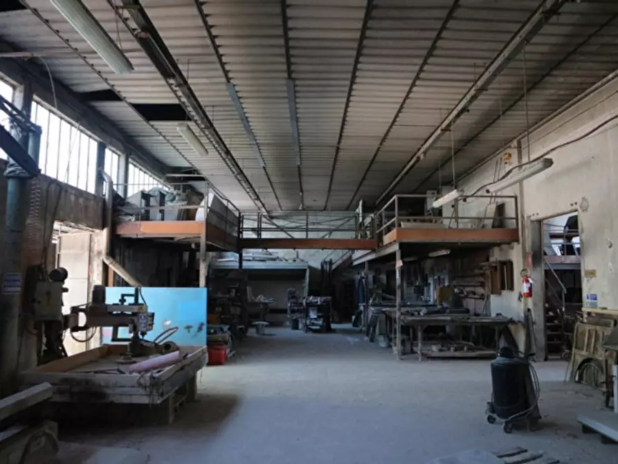 Immagine 10 di Capannone industriale in vendita  in viale firenze 4, N. snc a Campello Sul Clitunno