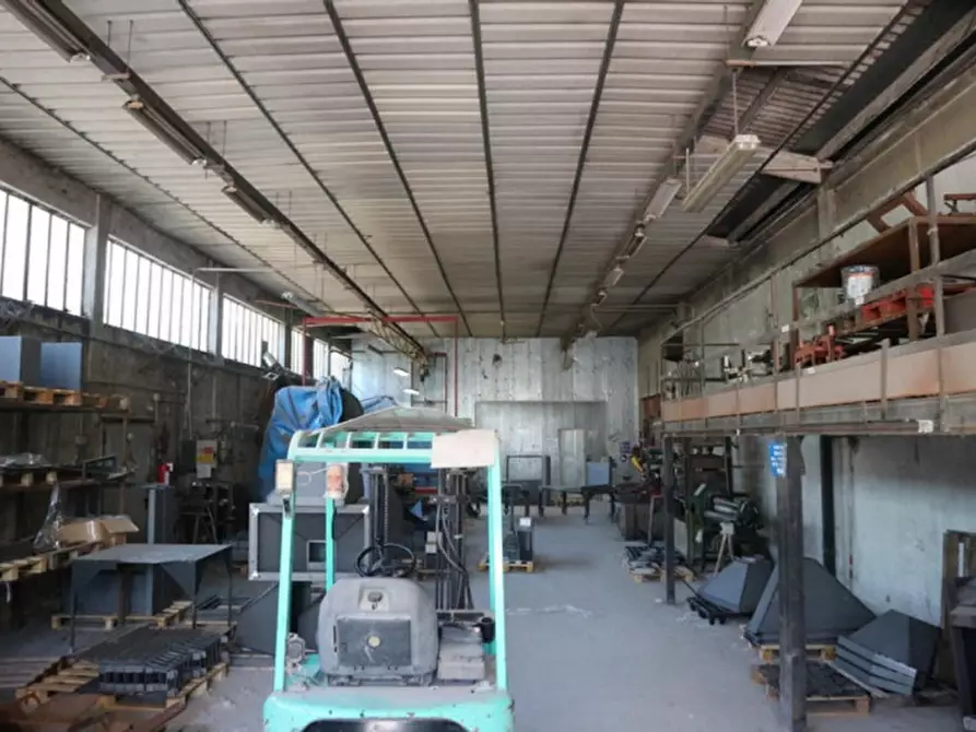 Immagine 11 di Capannone industriale in vendita  in viale firenze 4, N. snc a Campello Sul Clitunno