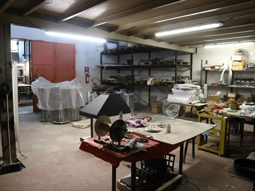 Immagine 12 di Capannone industriale in vendita  in viale firenze 4, N. snc a Campello Sul Clitunno