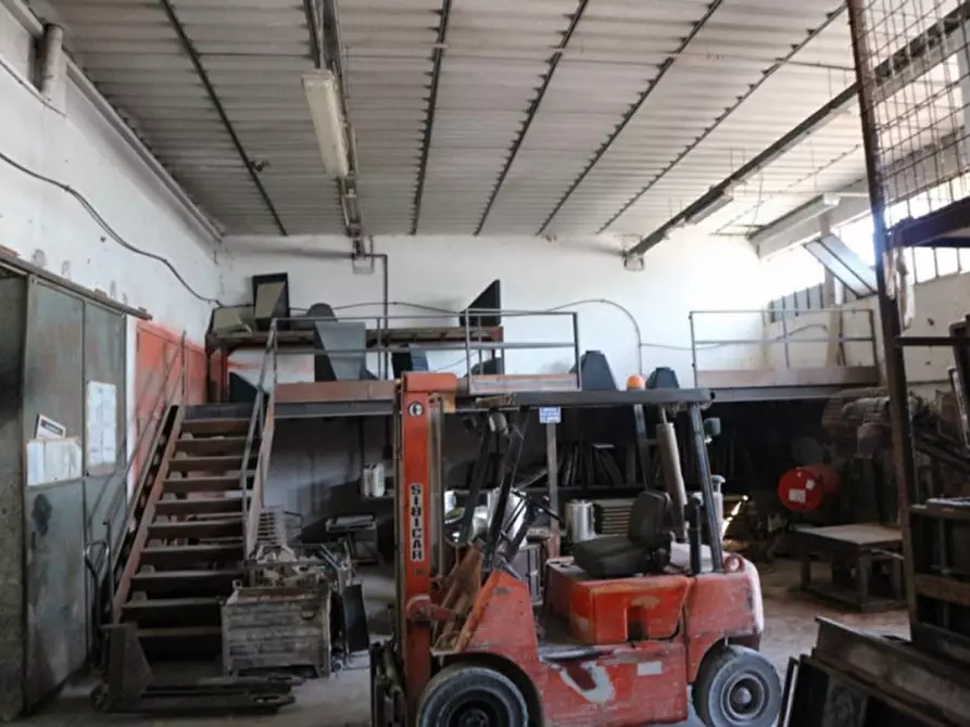 Immagine 13 di Capannone industriale in vendita  in viale firenze 4, N. snc a Campello Sul Clitunno