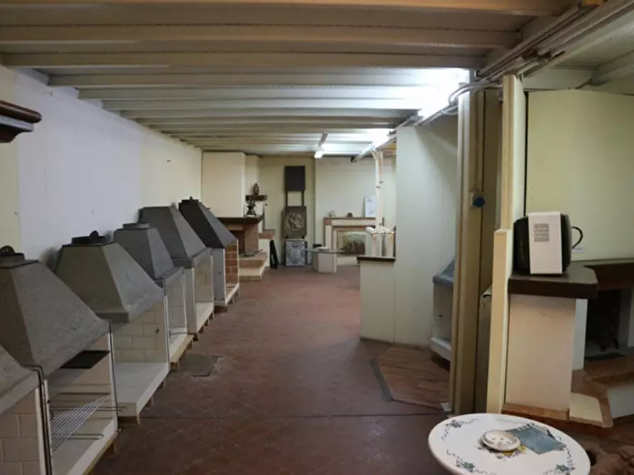 Immagine 15 di Capannone industriale in vendita  in viale firenze 4, N. snc a Campello Sul Clitunno