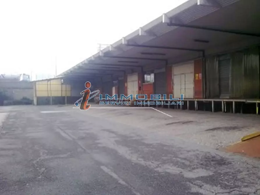 Immagine 14 di Laboratorio in vendita  in VIA MECENATE a Milano