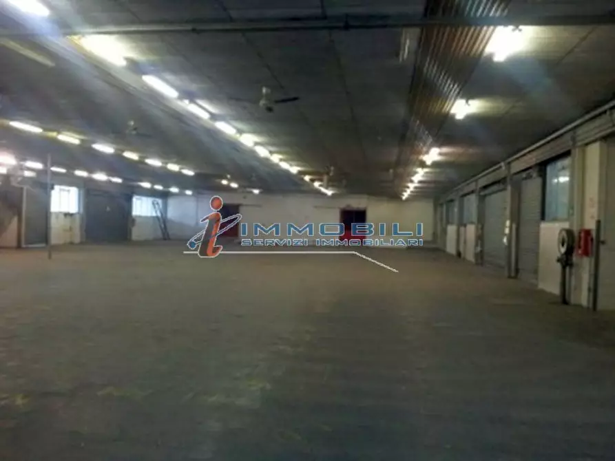 Immagine 17 di Laboratorio in vendita  in VIA MECENATE a Milano