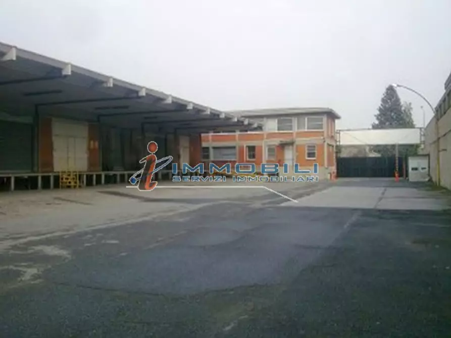 Immagine 24 di Laboratorio in vendita  in VIA MECENATE a Milano