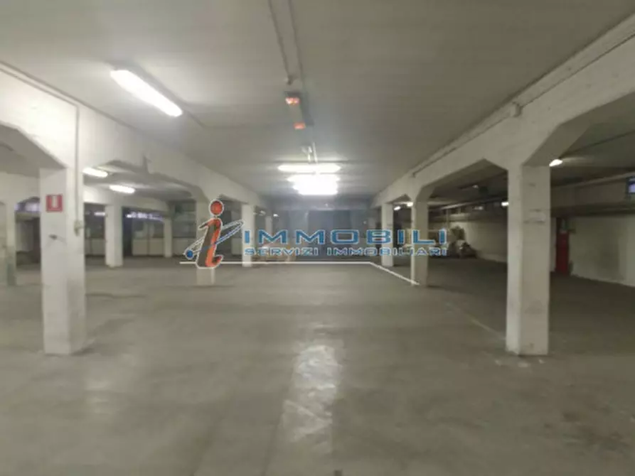 Immagine 3 di Magazzino in vendita  in VIA MECENATE a Milano