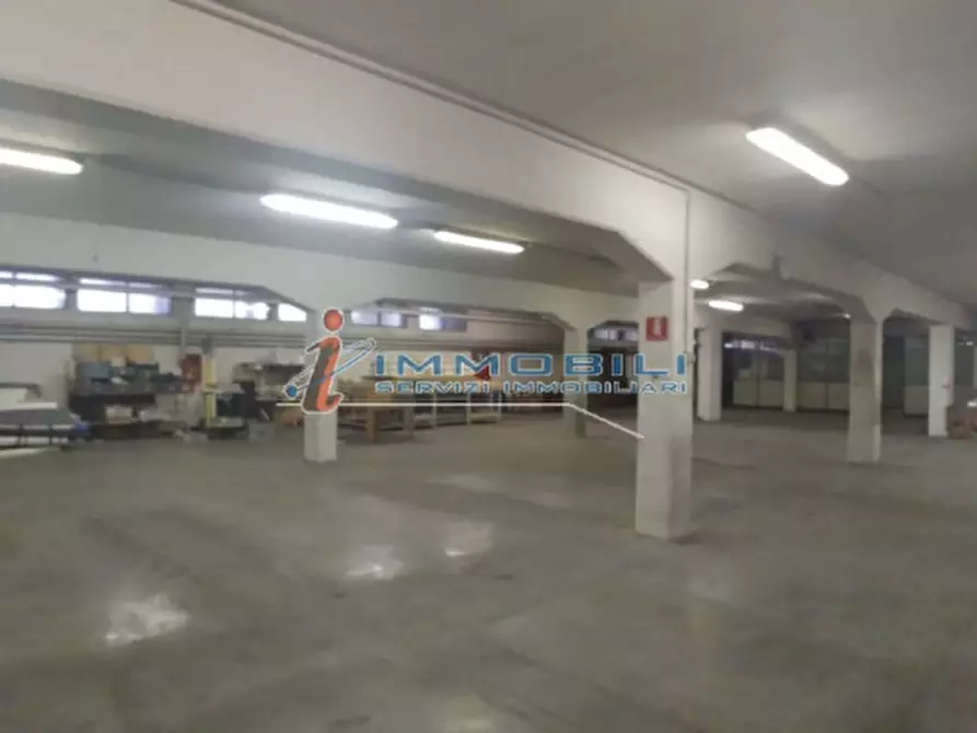 Immagine 4 di Magazzino in vendita  in VIA MECENATE a Milano