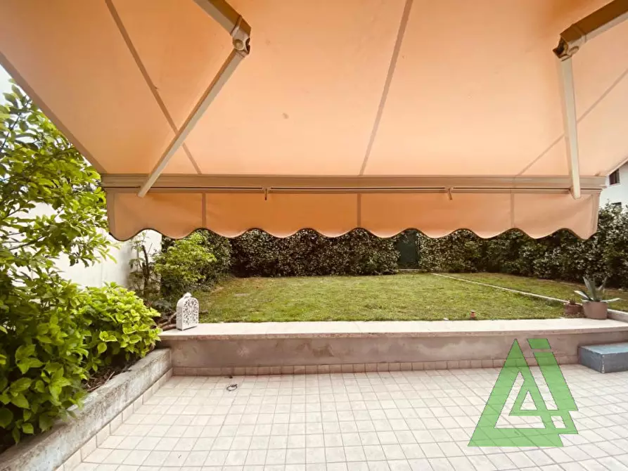 Immagine 8 di Appartamento in vendita  a Castelfranco Veneto