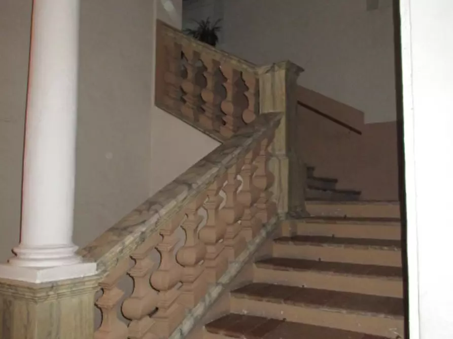 Immagine 5 di Palazzo in vendita  a Ostra