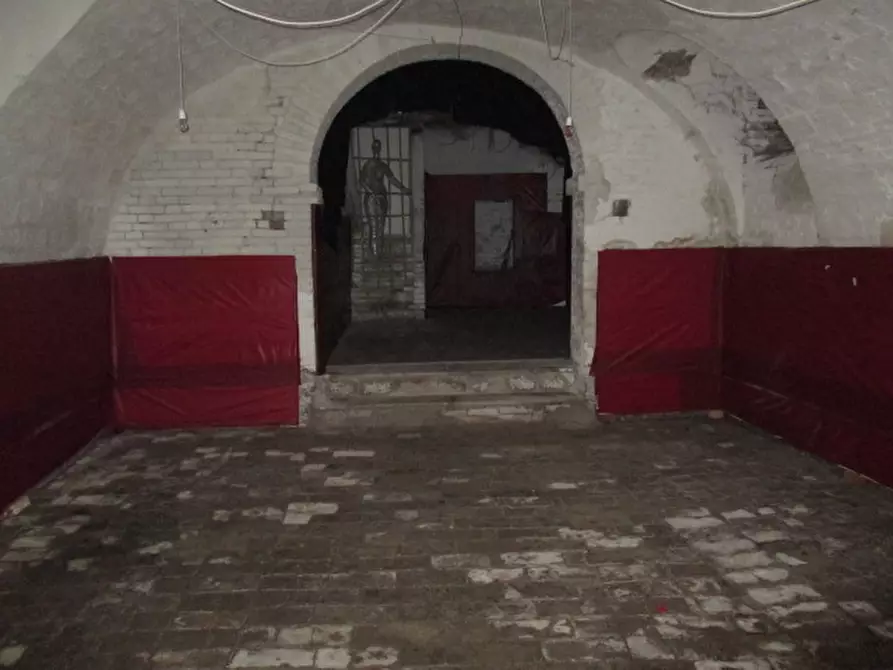 Immagine 25 di Palazzo in vendita  a Ostra